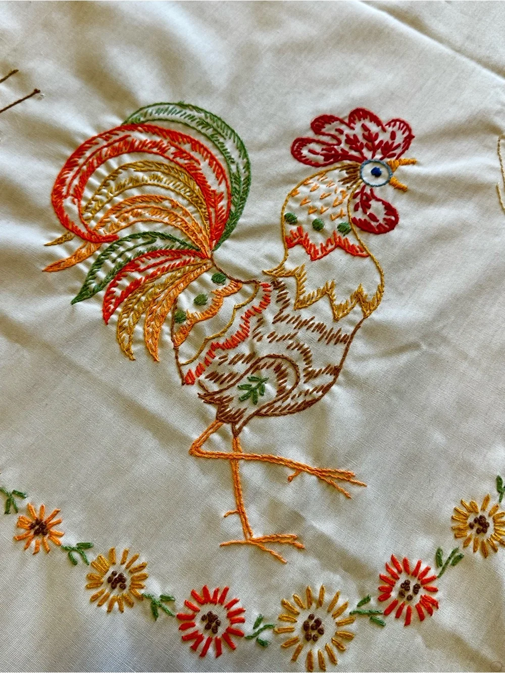 Handmade white Tablecloth embroidered w/colorful Roosters & wheat border. Clean!